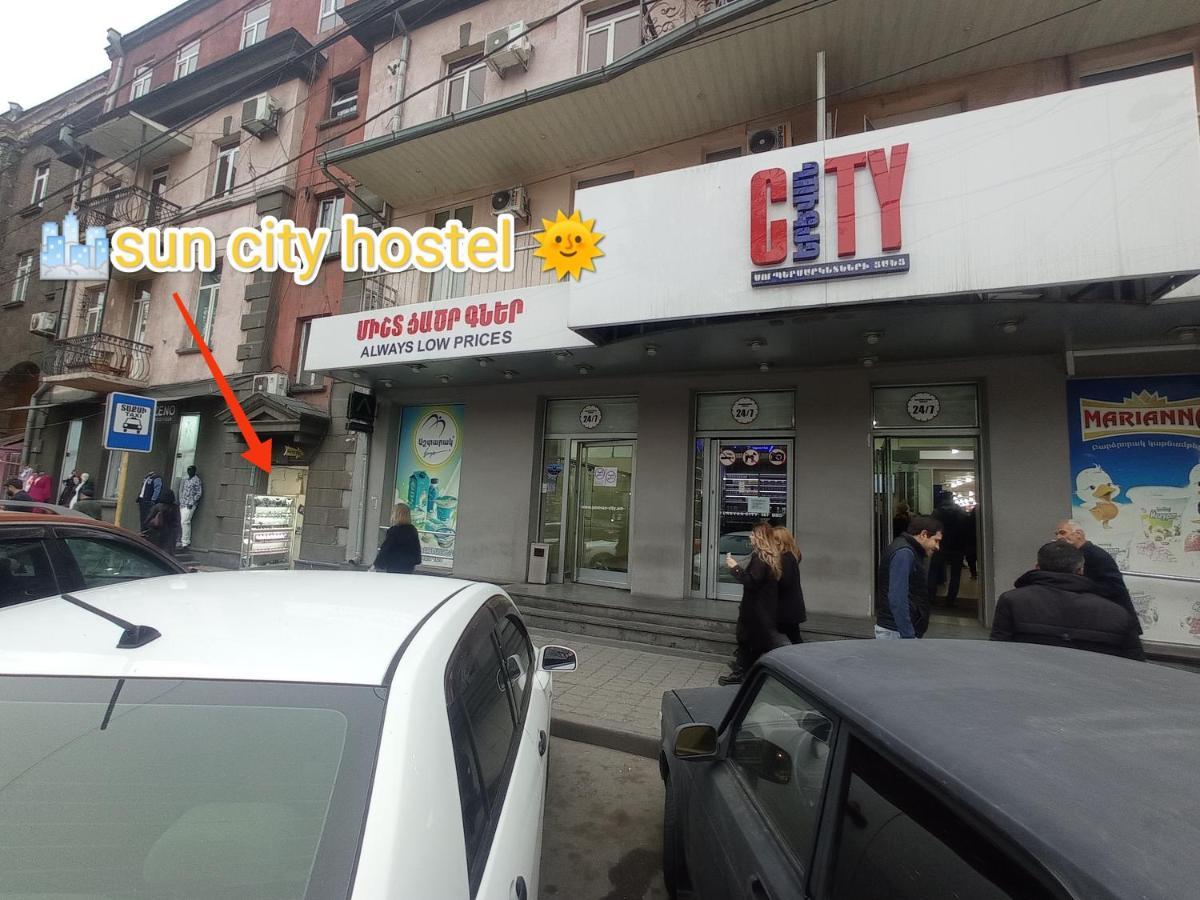 Sun City Hostel Erivan Exterior foto